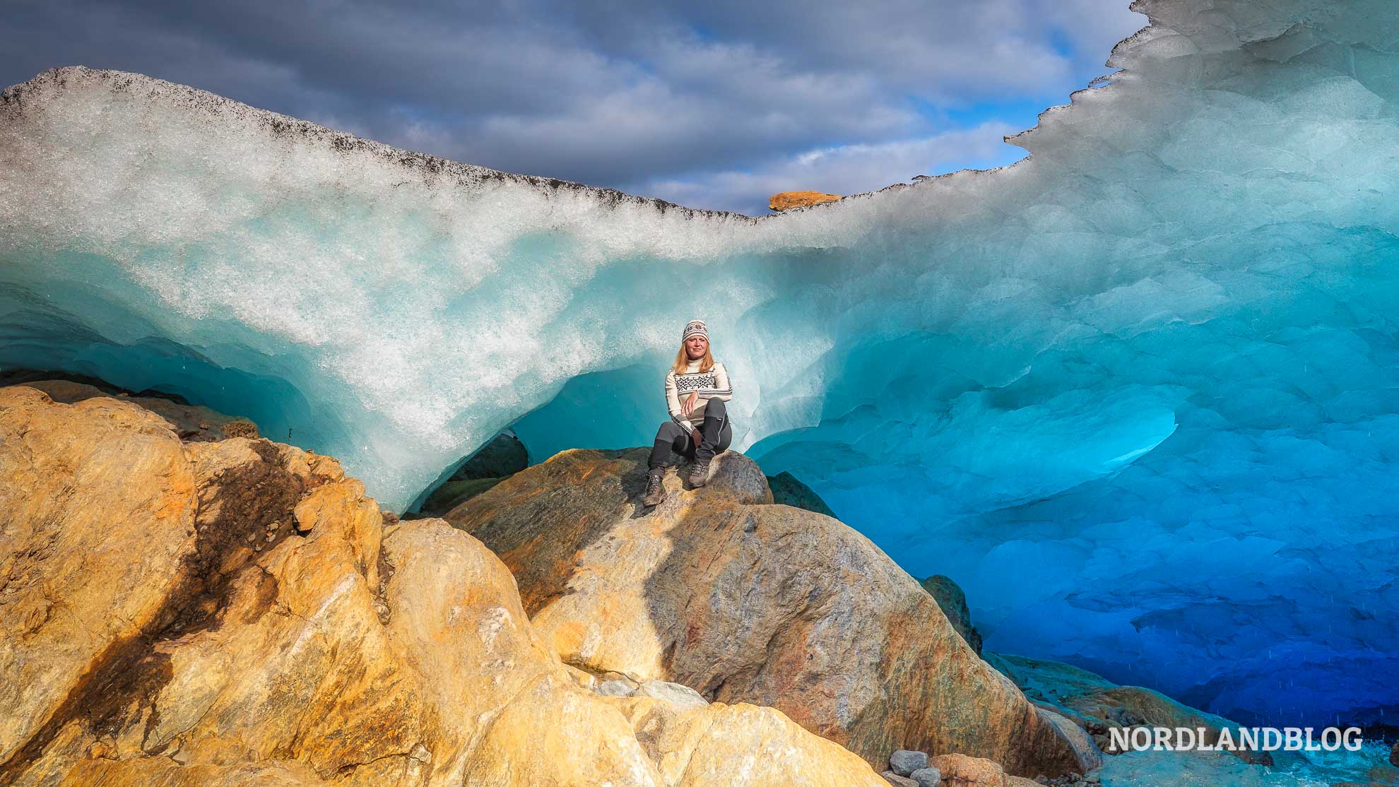 Ewiges Eis am Ziel der Wanderung Gletscher Austre Okstindbreen