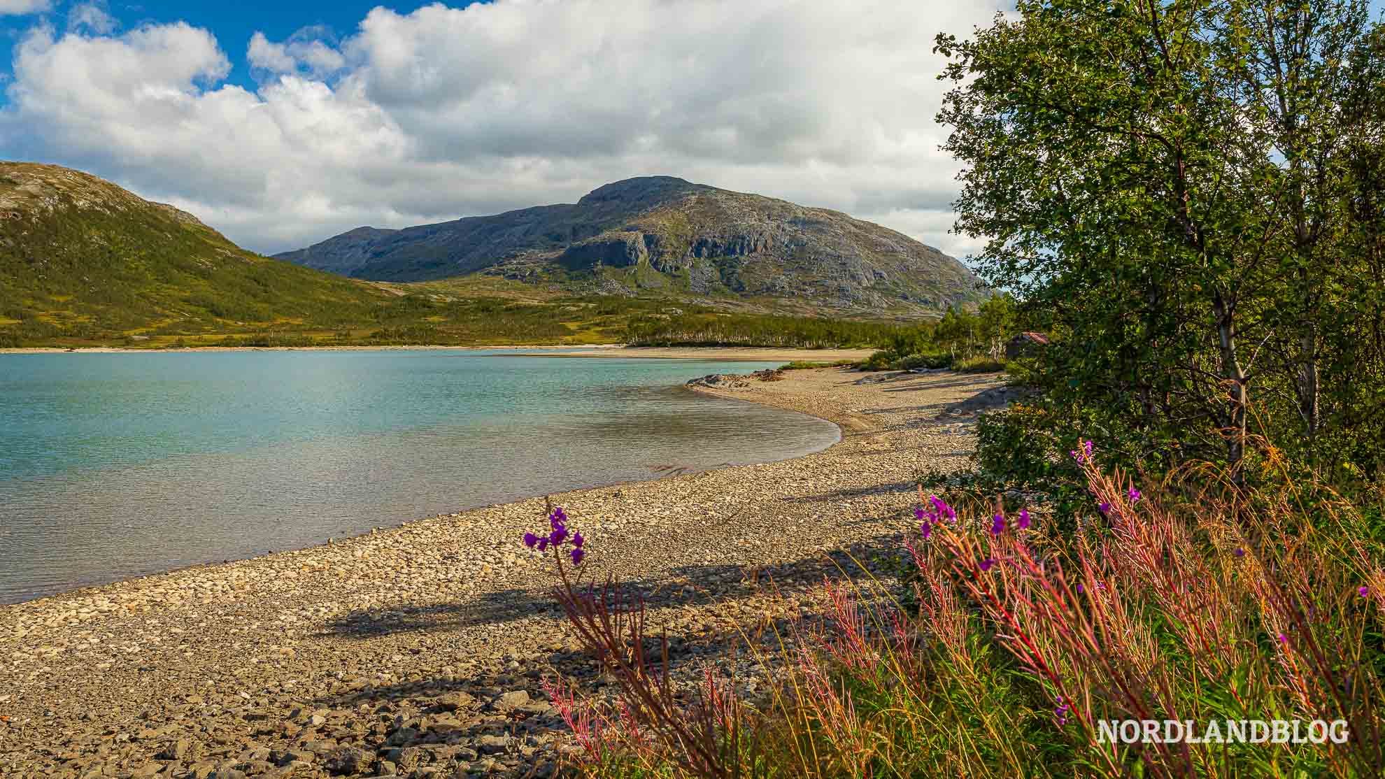 Seeufer Kjensvatn vor der Kjensvasshytta