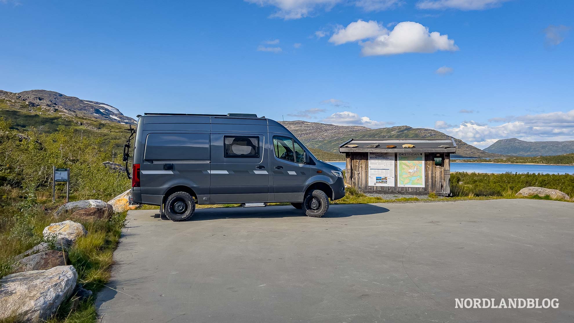 Parkplatz Ausgangspunkt Wanderung Gletscher Austre Okstindbreen